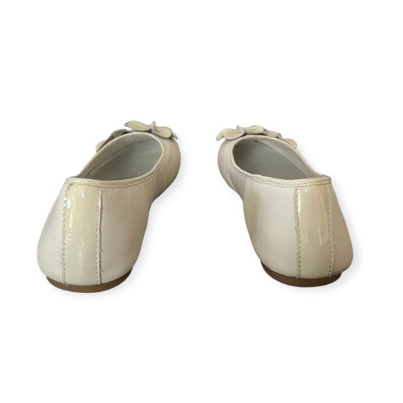 GIANNI BINI White Ivory Leather Ballet Flat with Floral Embellishment Size 9.5 - Picture 3 of 4